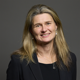 1:1 portrait of Jayne Kirkham