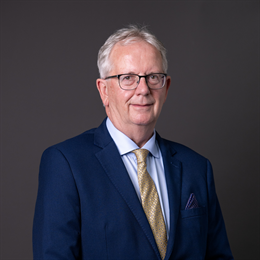 1:1 portrait of Seamus Logan