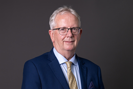 3:2 portrait of Seamus Logan