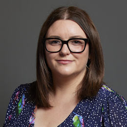 1:1 portrait of Leigh Ingham