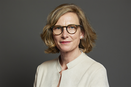 3:2 portrait of Catherine Fookes