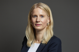 3:2 portrait of Rebecca Paul