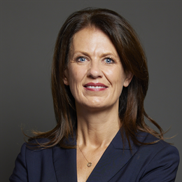 1:1 portrait of Monica Harding