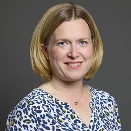 1:1 portrait of Rebecca Smith