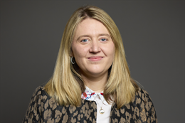 3:2 portrait of Georgia Gould