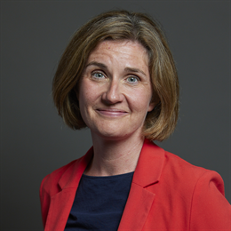 1:1 portrait of Dr Beccy Cooper