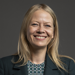 1:1 portrait of Siân Berry