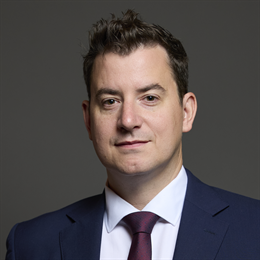 1:1 portrait of Mike Reader