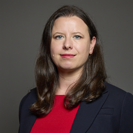 1:1 portrait of Sarah Russell