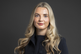 3:2 portrait of Rosie Wrighting