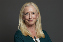 3:2 portrait of Dr Roz Savage