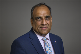 3:2 portrait of Lord Mohammed of Tinsley