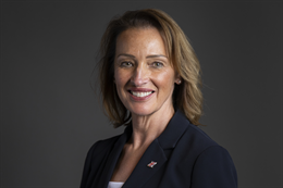 3:2 portrait of Sarah Pochin