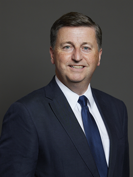 3:4 portrait of Mr Douglas Alexander